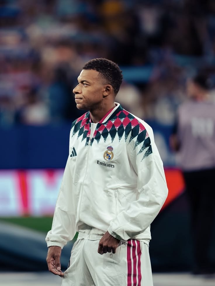KM10_soldier's tweet photo. MBAPPE why did you not create chances in mid field 😡

MBAPPE why did you not control the tempo 😡

MBAPPE why did you not near in our box to help defence 😡

MBAPPE why did you not assist yourself 😡

MBAPPE you're ghosted 😡

#MbappéBallonDor2026 https://t.co/mF6ESwcq1G