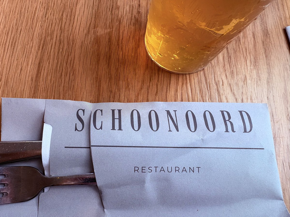 KJvanWijk's tweet photo. Vanaf 18 september 1944 werd Schoonoord in gebruik genomen als hospitaal door de 133rd en 181st Field Ambulance van de 1st Airborne Division.

Nu is het een café-restaurant. Ik kon geen betere plek bedenken om twee prachtige dagen af te sluiten.
Theirs is the glory!
#MarketGarden https://t.co/Wy03leB2Ik