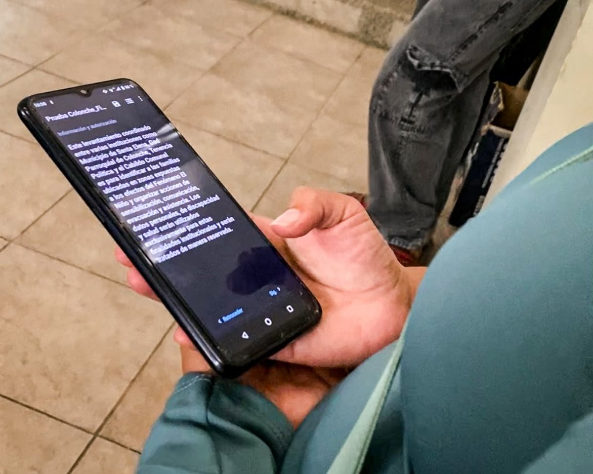 gobersantaelena's tweet photo. 📍 #Colonche | La Tenencia Política, junto al Gobierno Parroquial y Gestión de Riesgos, capacitó a Jóvenes en Acción sobre el uso de KoboCollect para identificar zonas vulnerables y puntos críticos ante un posible fenómeno El Niño.

#ElGobiernoATuLado https://t.co/8QG9yNdF5j