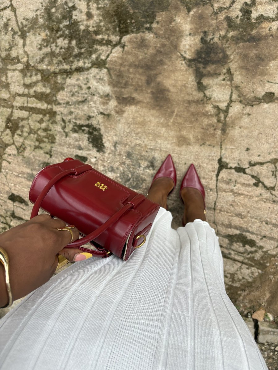 Temiiiiiee's tweet photo. Happy Sunday🌹❤️🫶

#SundayVibes #Sundayoutfit #SundaySelfie https://t.co/o2YeGEvMOG