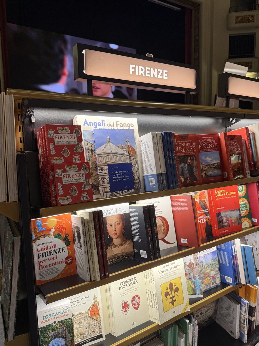waynesfury's tweet photo. this cinema/bookstore in florence genuinely has my heart forever https://t.co/JZ6ktqVP5H