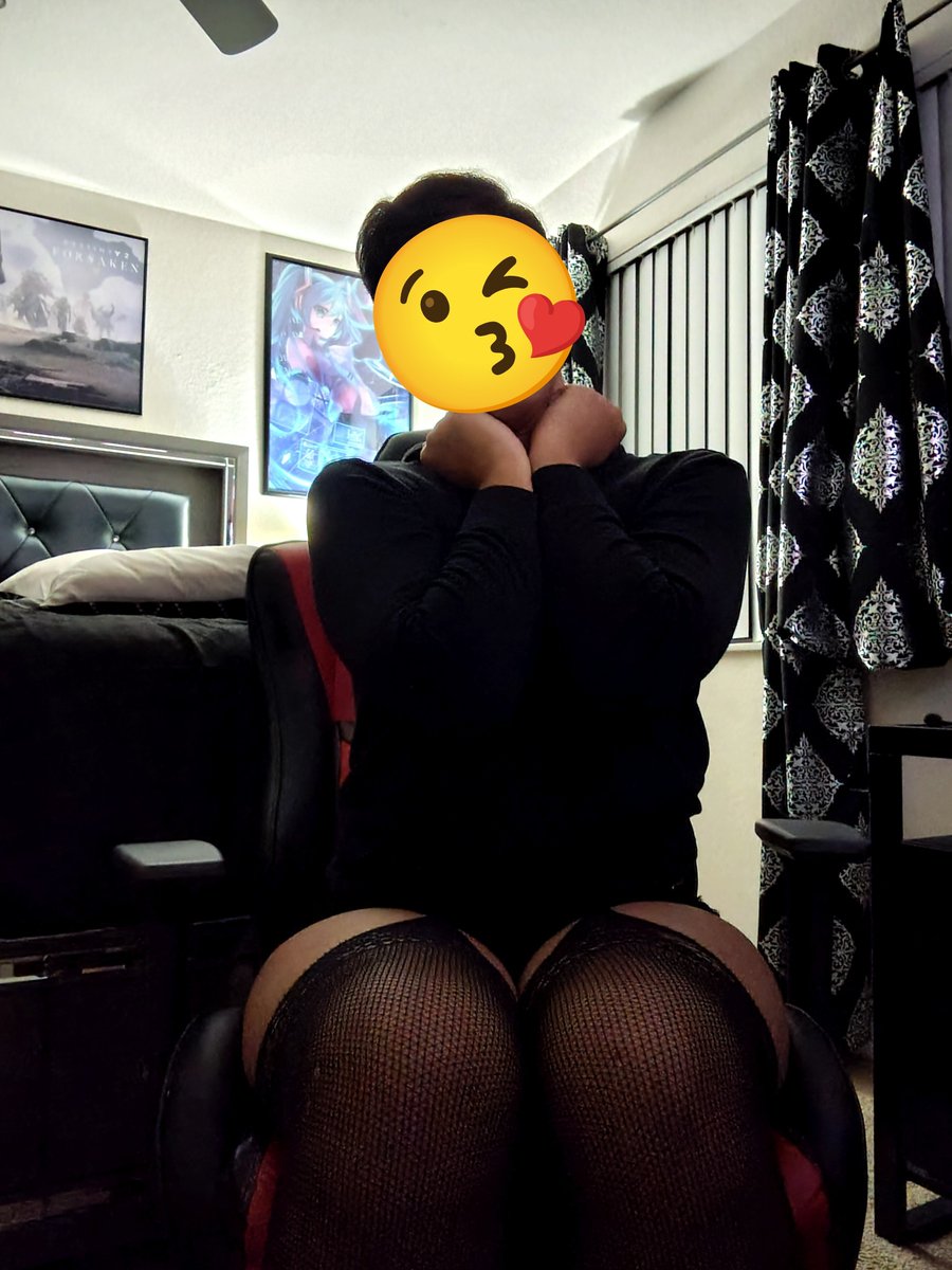 therealzemy's tweet photo. I promise my thighs are super comfortable and squishy. I can crush your head with em ooooor you can lay your head on them for a comfy nap.
#femboy #thickthigh #crossdresser #lgbt https://t.co/rttGyzV9lY