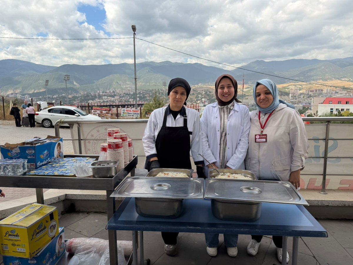 karabuk_kygm's tweet photo. 📍Asiye Hatun Yurdu 
Yeni Eğitim Öğretim Yılında öğrencilerimizi kayıtlarını alıp odalarına yerleştirdik.
Her zaman bir adım yakınlarındayiz. https://t.co/GLr7r0S0Q5