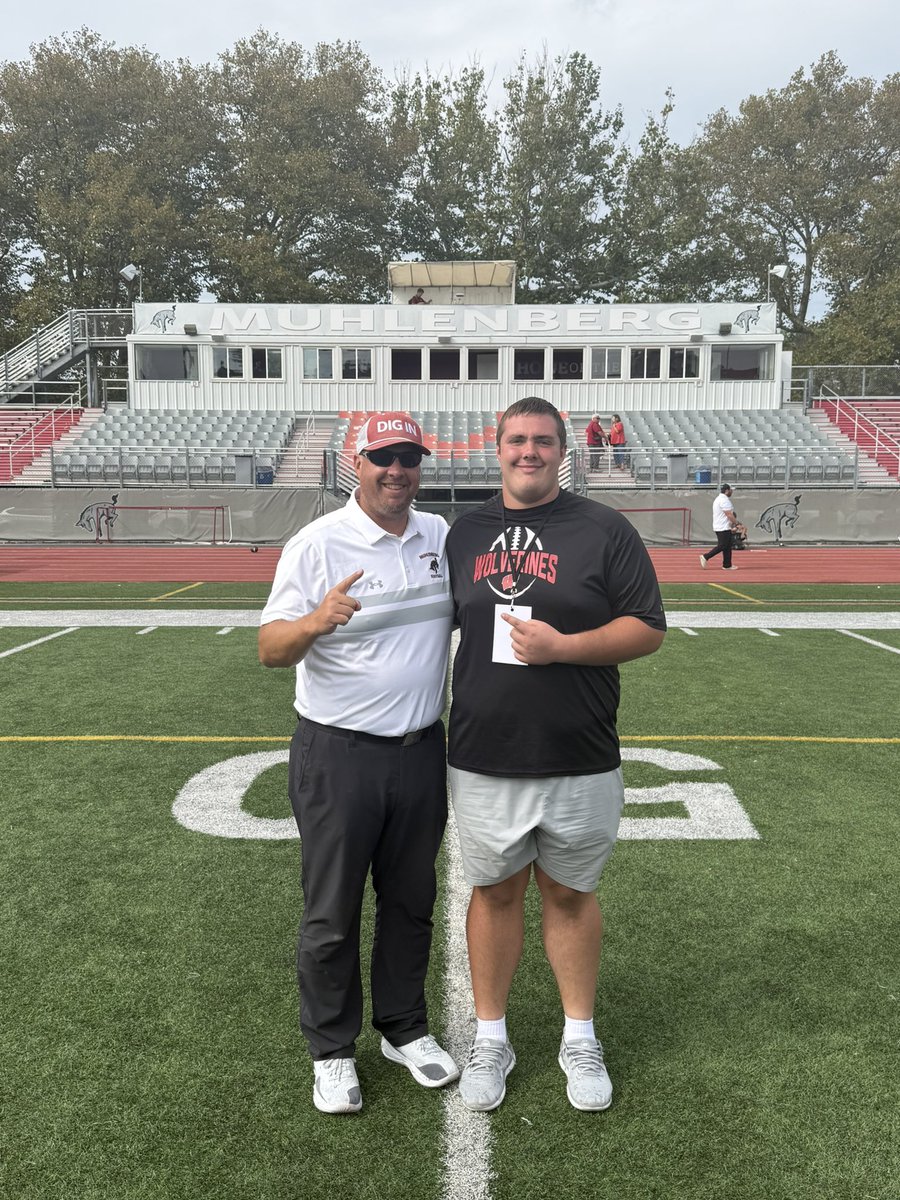 RockwellCarsonn's tweet photo. Had a great time at the Muhlenberg College game yesterday. Thank you @DigInMules for the invitation. I really enjoyed the team atmosphere and learning more about the program! https://t.co/Z8ulbLpqRA