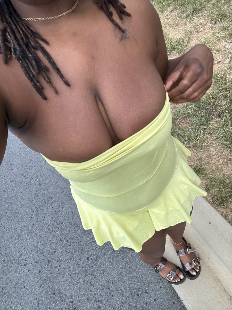C0yKitten's tweet photo. I needed to get my steps in for the day it was soo hot I had to roll my dress down...🥵

Watch my walk on my #onlyfans
CoyKitten😻

I'm still letting the next 50 in free spots are filling up fast 😘

#nsfwtwtًً #nsfwㅤㅤ #titties #ebony #tease #outdoors #exhibitionist #footfetish https://t.co/pNmbY9zZ8i