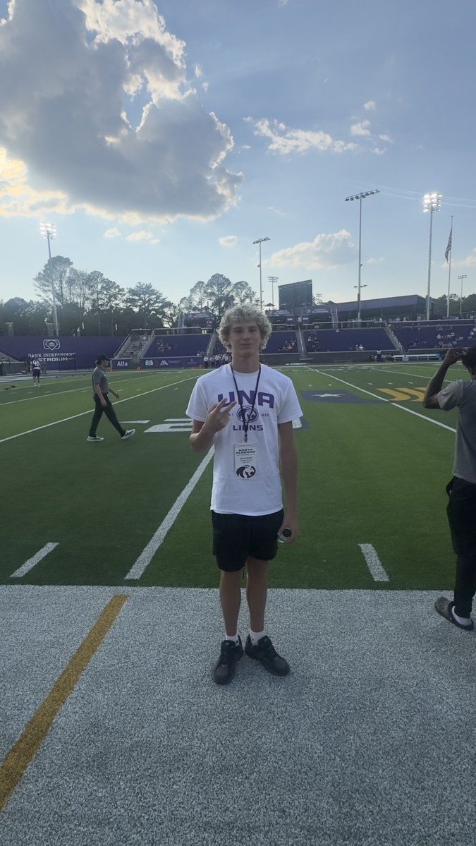 Sam87619564's tweet photo. Had a great visit at UNA yesterday! Loved the new stadium. I really appreciate the opportunity and want to thank everyone for having me. Go Lions!  @BrentDearmon @Coach_CEllis @Ben_HamnerUNA @Noah_Gregg4 @CoachJ5McCarthy @Coach_Gregg3 @TheJaxonHartman @Brooks_LionsFB https://t.co/fmbUiUL05g