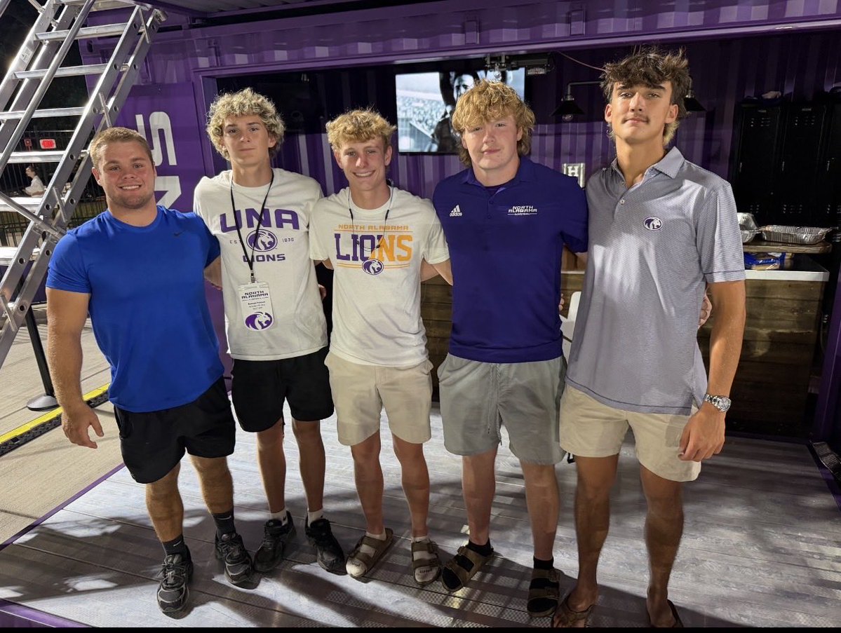 Sam87619564's tweet photo. Had a great visit at UNA yesterday! Loved the new stadium. I really appreciate the opportunity and want to thank everyone for having me. Go Lions!  @BrentDearmon @Coach_CEllis @Ben_HamnerUNA @Noah_Gregg4 @CoachJ5McCarthy @Coach_Gregg3 @TheJaxonHartman @Brooks_LionsFB https://t.co/fmbUiUL05g