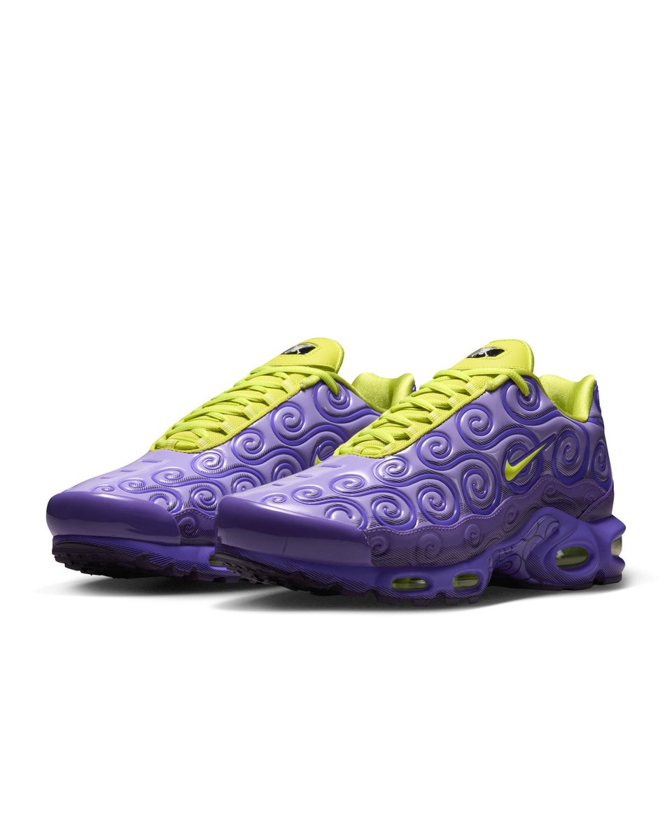 thesnkrsleaker's tweet photo. 🗓️ One Piece x Nike Air Max Plus 'Gomu Gomu' pre-orders start this Friday (9/25) on SNKRS https://t.co/puQBoPhQxv