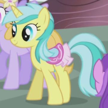 madeofcandyy's tweet photo. I miss pony fashion being a bit more horseish... https://t.co/aZMUrhiFFJ