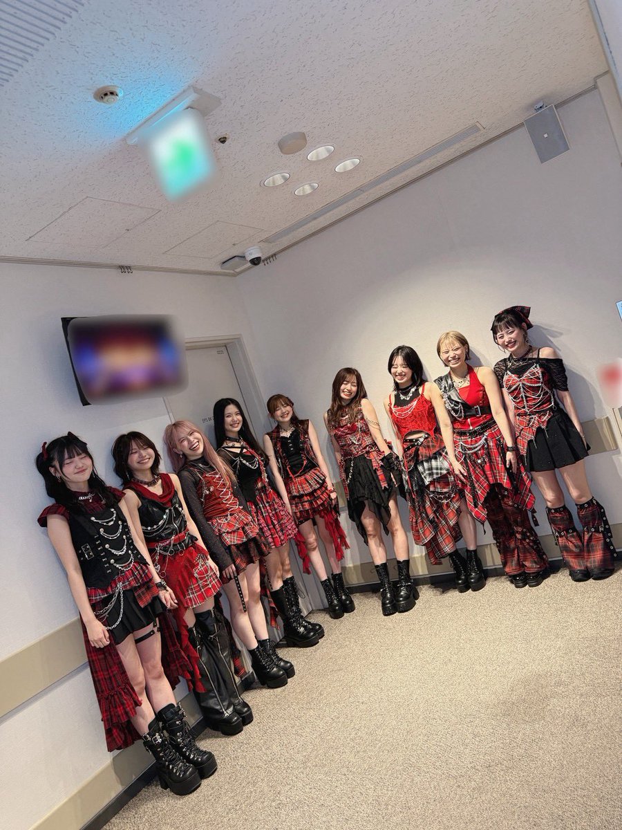 angerme_upfront's tweet photo. おはようございます！☔️
本日も元気に！ #アンジュルム便り 📮

"アンジュルム便り"は今日一日チェックいただきたい情報をお届けしています🗓️

🪽 #アンジュルム風林火山弐 各種プレイガイドにてチケット販売中🎫໒꒱
昨日より10/11（日）大阪公演の一般販売がスタートしています📣✶⋆.˚

🗓10/11（土） ①14:00 ②17:30
📍NHK大阪ホール（大阪）

イープラス
▼ https://t.co/rIsolEGAWK
ローチケ
▼ https://t.co/lrB80tdXJy
チケットぴあ
▼ https://t.co/U9OaWIbiiH
大阪公演限定の楽曲もございます🐙
ぜひチェックお願いいたします✅

🪽 【締切まであと7日📣】『アンジュルム 2026秋 FINAL　風林火山・極』FC先行受付中🎫໒꒱
▶︎ https://t.co/fhYn1LumlE

絶賛開催中の秋ツアー、ファイナル公演となる #アンジュルム風林火山極 ✨
ぴあアリーナMMに立つアンジュルムを
観に来てください🪽

🪽【まもなく締切🏃‍♂️】『ハロ！コン 2026 』配信チケット販売中🎫
▶︎ https://t.co/NYvKUPaWiM
【視聴期間：9/23（水祝）23:59まで】
TOYOTA ARENA TOKYOにて開催された
盛りだくさんの公演🏖
ぜひ配信でもお楽しみください⋆⭒˚.⋆

あいにくのお天気🌀ですが！
アンジュルムの公式YouTubeをチェックしているといいことがあるかもしれません🫣

それでは、素敵な１日になりますように！🪽