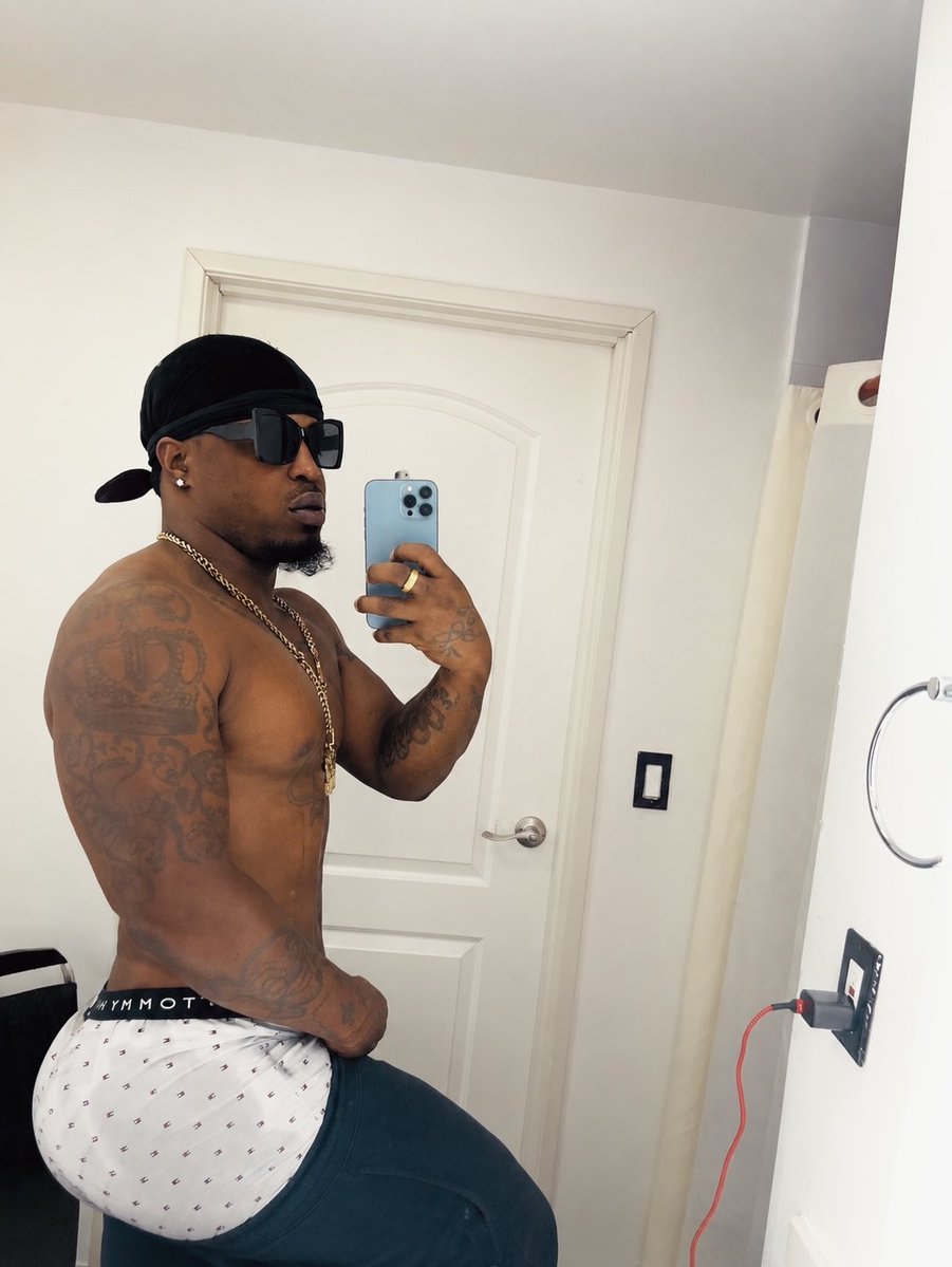 JamalPaisley's tweet photo. THE BIGGEST ‼️🦍 
#andUKnowDat 🤧🚀 https://t.co/gsTO1RDlrk
