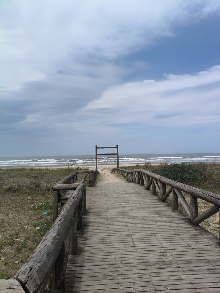 rafaprincival's tweet photo. Surf pós almoço https://t.co/61IkgPWkD5