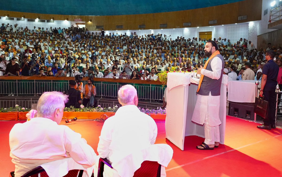 officecmbihar's tweet photo. माननीय मुख्यमंत्री श्री सम्राट चौधरी जी आज श्रीकृष्ण मेमोरियल हॉल में आयोजित वित्त रहित शिक्षकों के अभिनंदन समारोह में शामिल हुए। https://t.co/dXJFvlH7NC