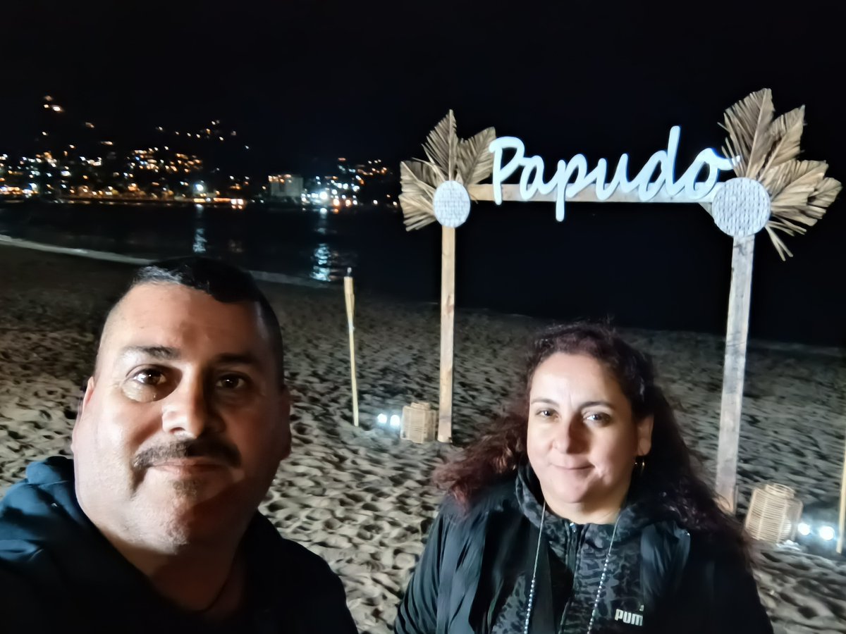 boban717's tweet photo. Una noche más, celebrando a mi Patria, junto a mi MK 😘🍷👩🏻‍🔬❤️🌹👩🏻‍🚒🇨🇱🖤 https://t.co/29F4k3qtp8