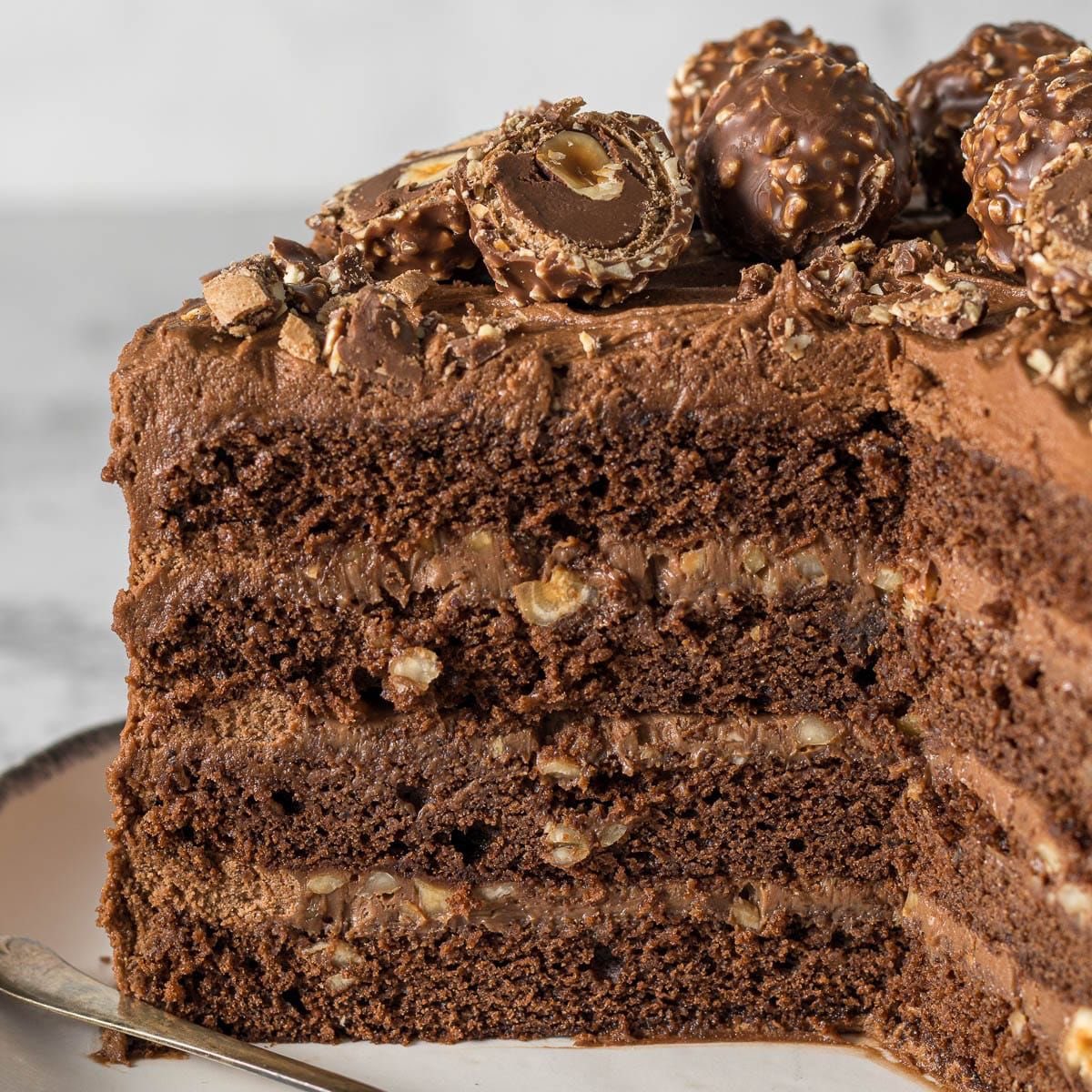 marooncrystall's tweet photo. bolo de kinder bueno ou bolo de ferrero rocher? https://t.co/ShVcceDaJA