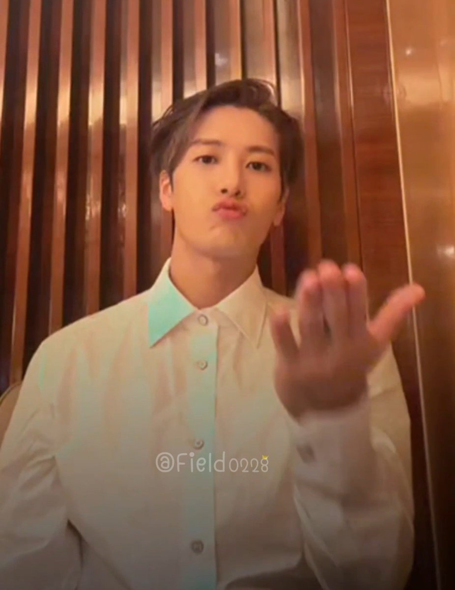 field0228's tweet photo. สบายใจละ แล้วก็ I love you จุ๊บ 
55555555

#JacksonWang https://t.co/P3UeQQRvaS