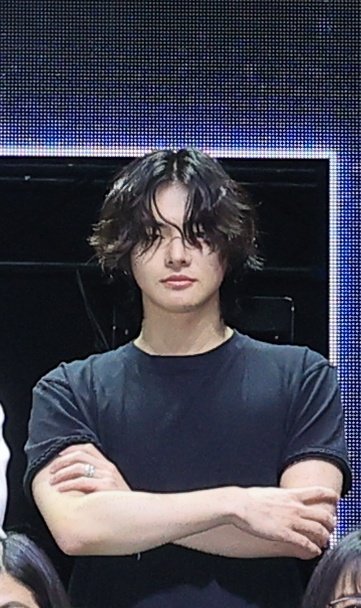 aeia0i's tweet photo. Search: Lee Leo Daddy Pics https://t.co/Y1MmgI4mqq