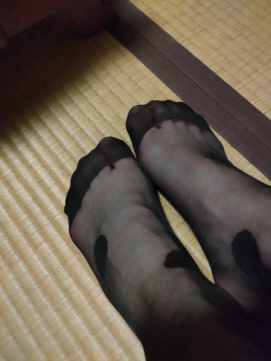 orangeroserich1's tweet photo. 柄ストッキング履いて出かけるの楽しみだな😁 https://t.co/gnk2n1wC8v
