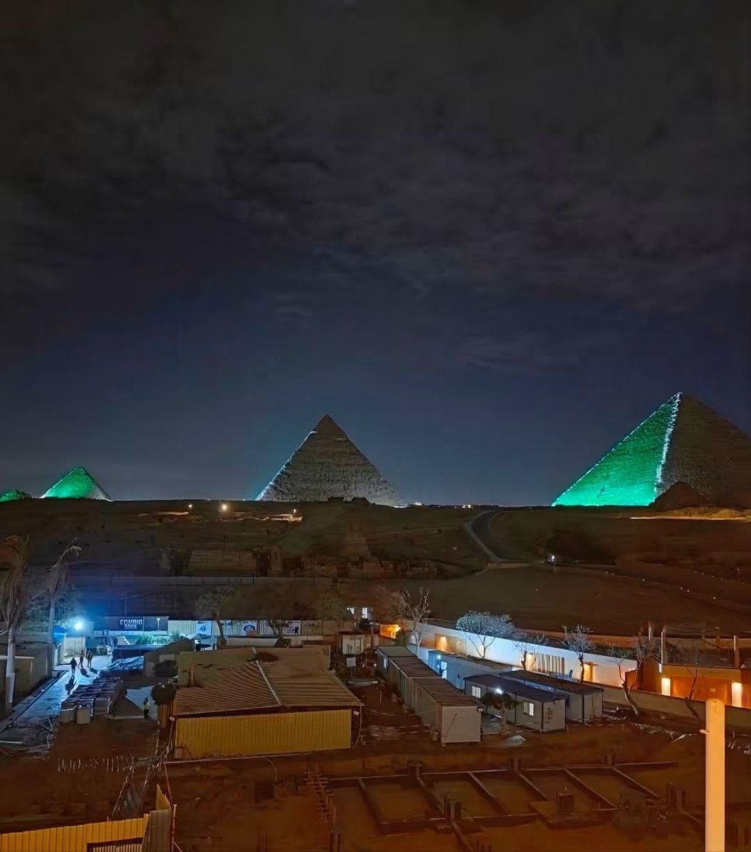 mshaban375's tweet photo. Giza pyramids at night ❤️ https://t.co/T4BQPvbwUE