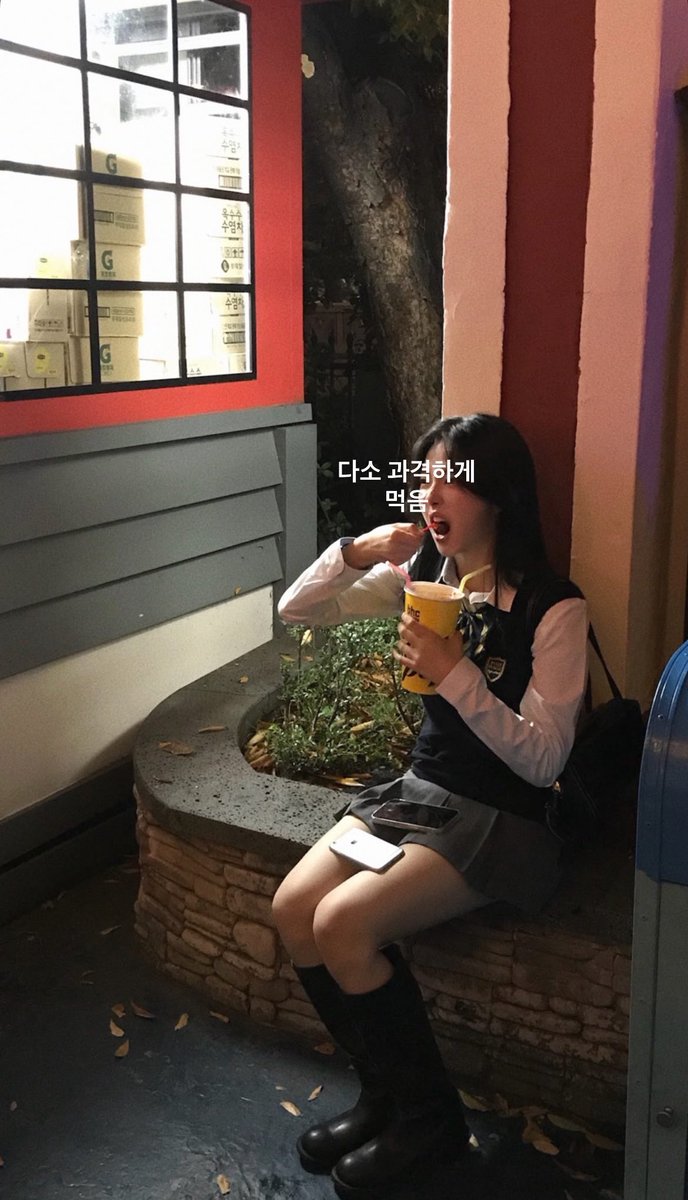 thing_gog's tweet photo. 인스스 올릴때참고하기조은 감도높은 인스스임 https://t.co/x0nLRoZZRl