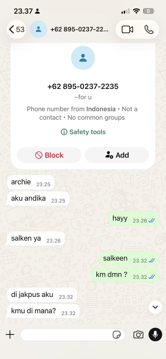 kidmonkey_'s tweet photo. untung gua keburu kesel… kalo engga gua bisa jadi korban-korban hornet laiinya. beware ya guys! ini di daerah Kramat.. ingetin aja nomornya! https://t.co/ZBND4sMwMq