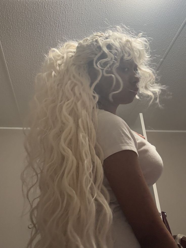 staarluvrs's tweet photo. Actually sapphire w/ French curl braids 😍😍 https://t.co/A9xWuKcu5H