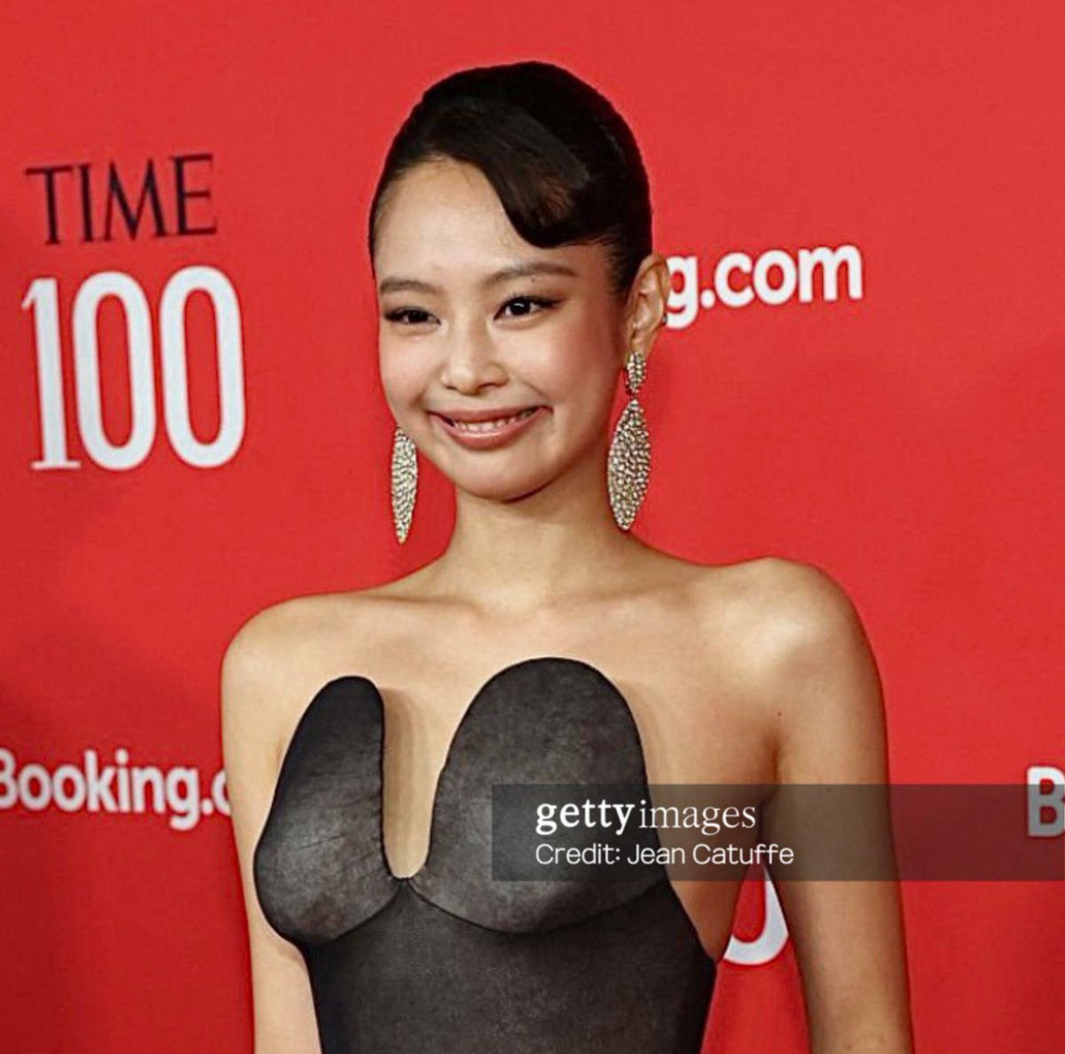 ivyvixi's tweet photo. Getty image Jennie is the one of the most best genre y'all will ever see https://t.co/SeYiJDEuWI