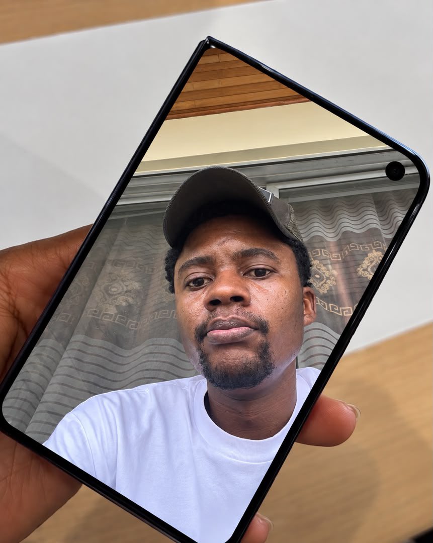 Vickky_Ikru1's tweet photo. To be honest the iPhone 18 duo is the best phone I’ve purchased so far. 
Look at the camera so neat and sharp. 
I clearly have no regrets spending my money on this one. https://t.co/LU5Pv8tNfi