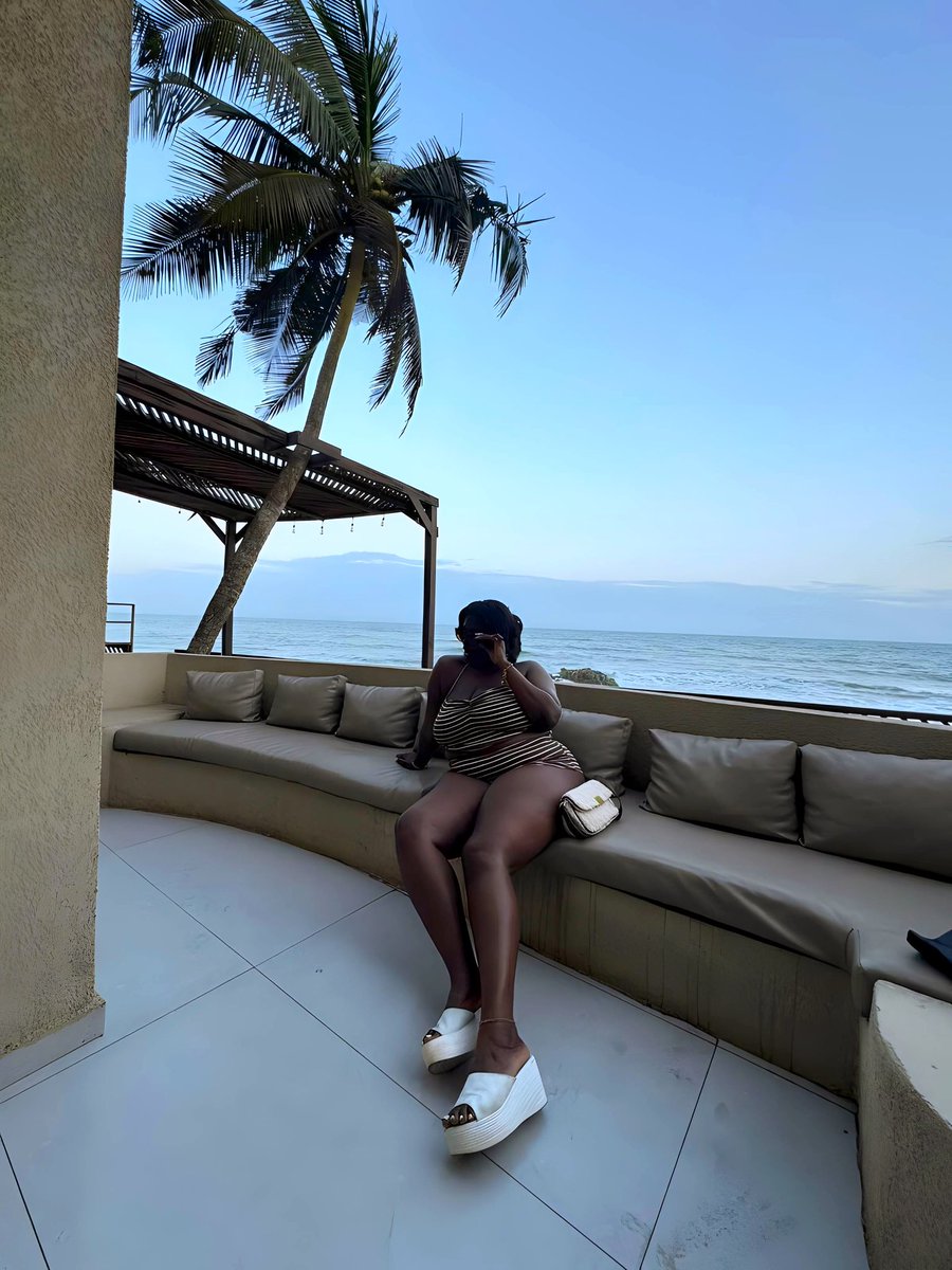 efia911's tweet photo. 3 views, no misses🤷🏾‍♀️😏 https://t.co/2bheFp0LwV
