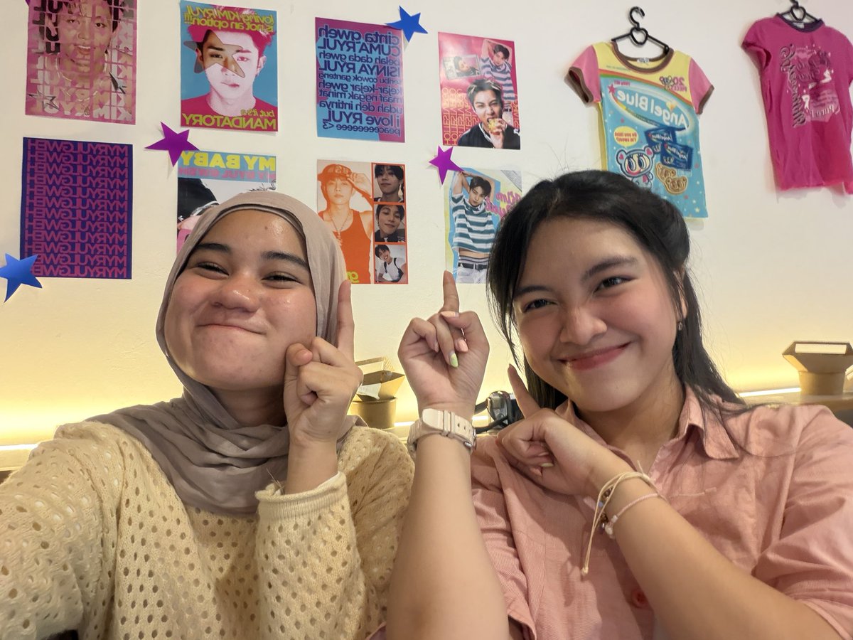 ryuldemdut's tweet photo. HABIS MEET UP SAMA MY PRINCESS HUHU SENANGNYAAA ๐ฅบ๐๐๐ @shoyulmon NEXT HARUS LAGI LOH YA
#MYRYULGWEH #CENTRYUL https://t.co/dRVof5cKgr