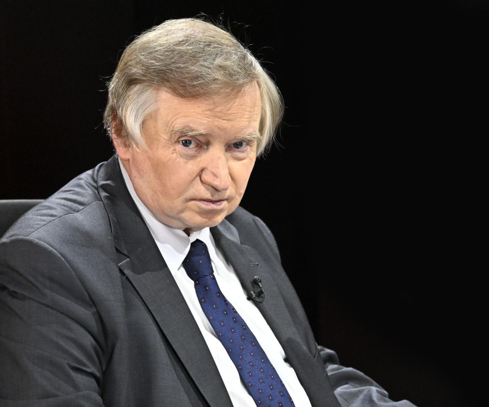 ANNAdust107's tweet photo. Nooo ludzie !!!💥💥
 Prof. R. Piotrowski robi potężny nokaut  jaśnie oświeconym ekspertom Rudego i Żurka :
# Są dynamiczne interpretacje słowa "wobec ".
A po mojemu, to prawnicze autorytety SZMACĄ się dla korzyści politycznych, a może też  i innych korzyści. "
Żyjemy w kraju wielkich urojeń i absurdu.🤯🇵🇱
#StopPATOwładzy