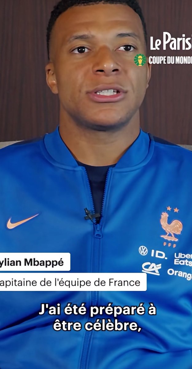 Benjiasm1's tweet photo. Super célèbre😂😂 il a été professionnellement préparé pour tout mais il faisait genre il était un jeune talent de la street @pessi_le_pepsi il me dégoûte https://t.co/Nos7XFopiL
