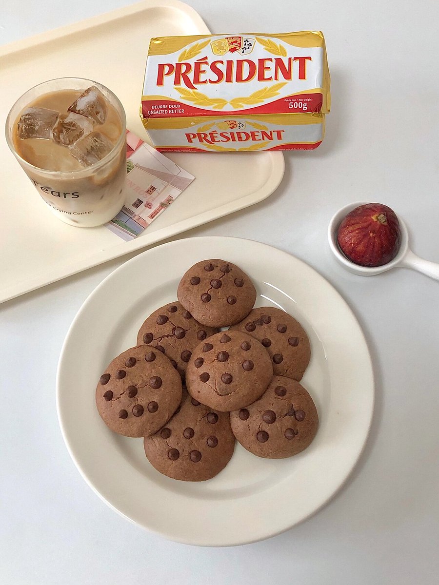 MariahTillbu's tweet photo. Acabo de hornear galletas con chispas de chocolate, la casa huele delicioso y se ve que quedaron perfectas  Una tarde perfecta llena de dulzura!， https://t.co/tCSlD5H8Lm