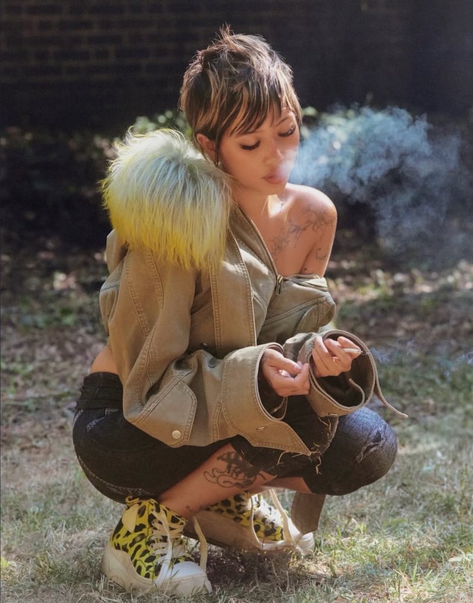 beabad00bee's tweet photo. me for @highsnobiety 🐆

photographed by iris luz
makeup by natasha sultana 
styled by bella purse
with some words from shane moran :’)

https://t.co/c1eAYR4IQI https://t.co/hmpHQAYQBl