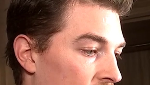 DKKKKKKLL's tweet photo. Opened a Random interview and get obsessed with the shape of the highlight on the eyelid https://t.co/ZQEaAvLbH3