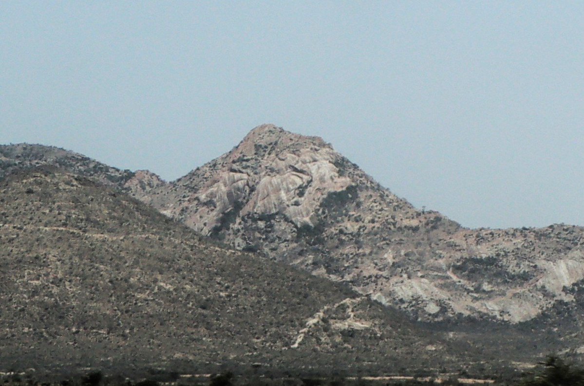 OgadenWar's tweet photo. The largest artifact ever discovered in Somalia is this mountain carving.

I've posted it numerous times because it never gets old!

Gate keepers of Somali history, mainly white people, continue their blantant attempts to supress us.

This one picture destroys Laas Geel FOREVER! https://t.co/eh4SysSx67