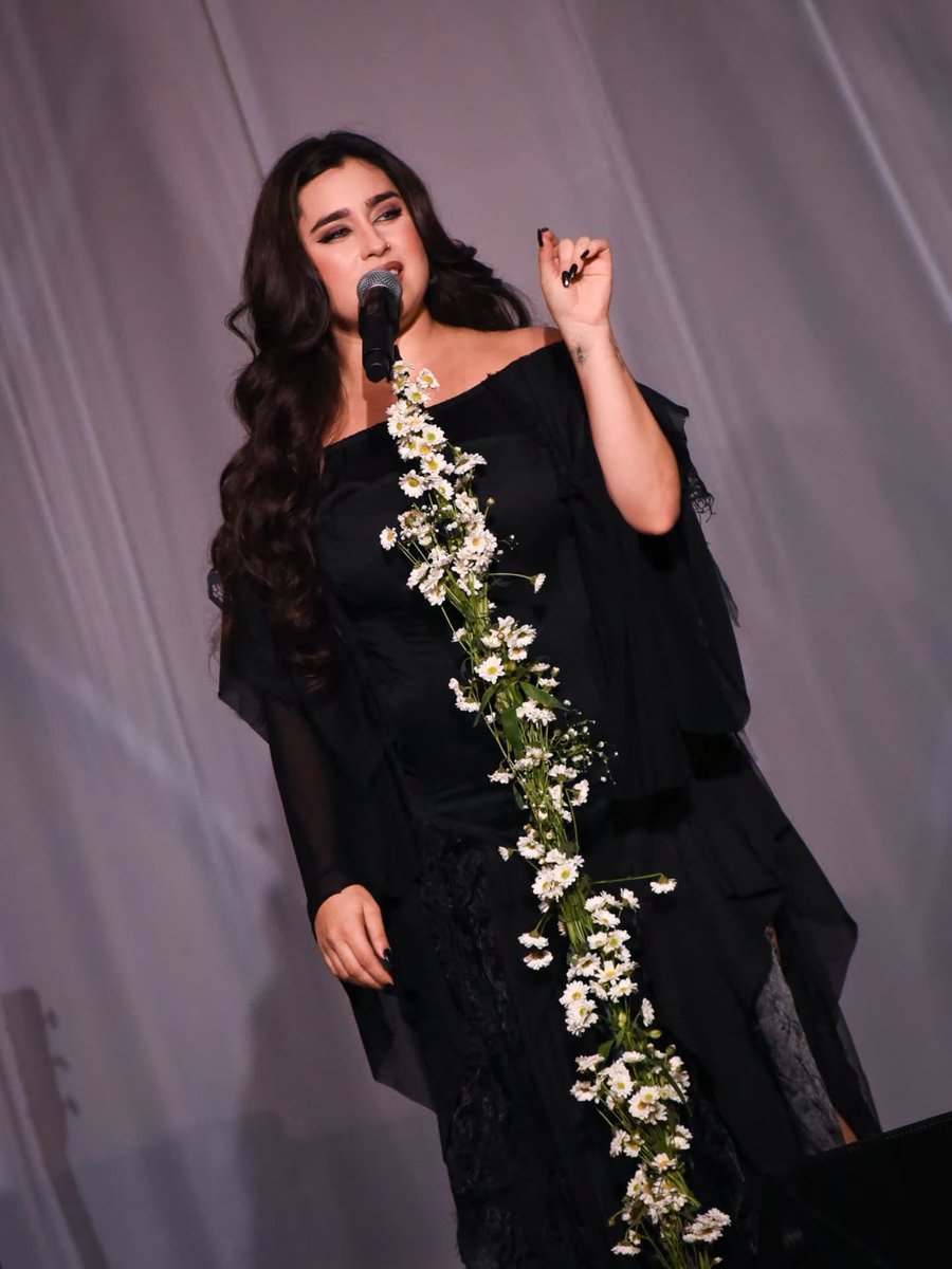 jaureguilineBR's tweet photo. Nossa vampira! 

Lauren Jauregui via IG post de @/andysantanaoficial https://t.co/Jc807hiAr0