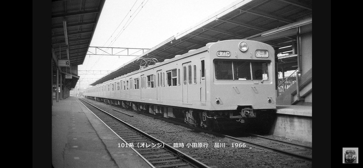 WpUr7's tweet photo. ヤバすぎる… なんだこの動画？！？！
101系試作車やら赤羽線の17メートル車やら70系、101系、103系の海水浴臨？！
https://t.co/t7iFcoRaxY https://t.co/M2D28ltWNN