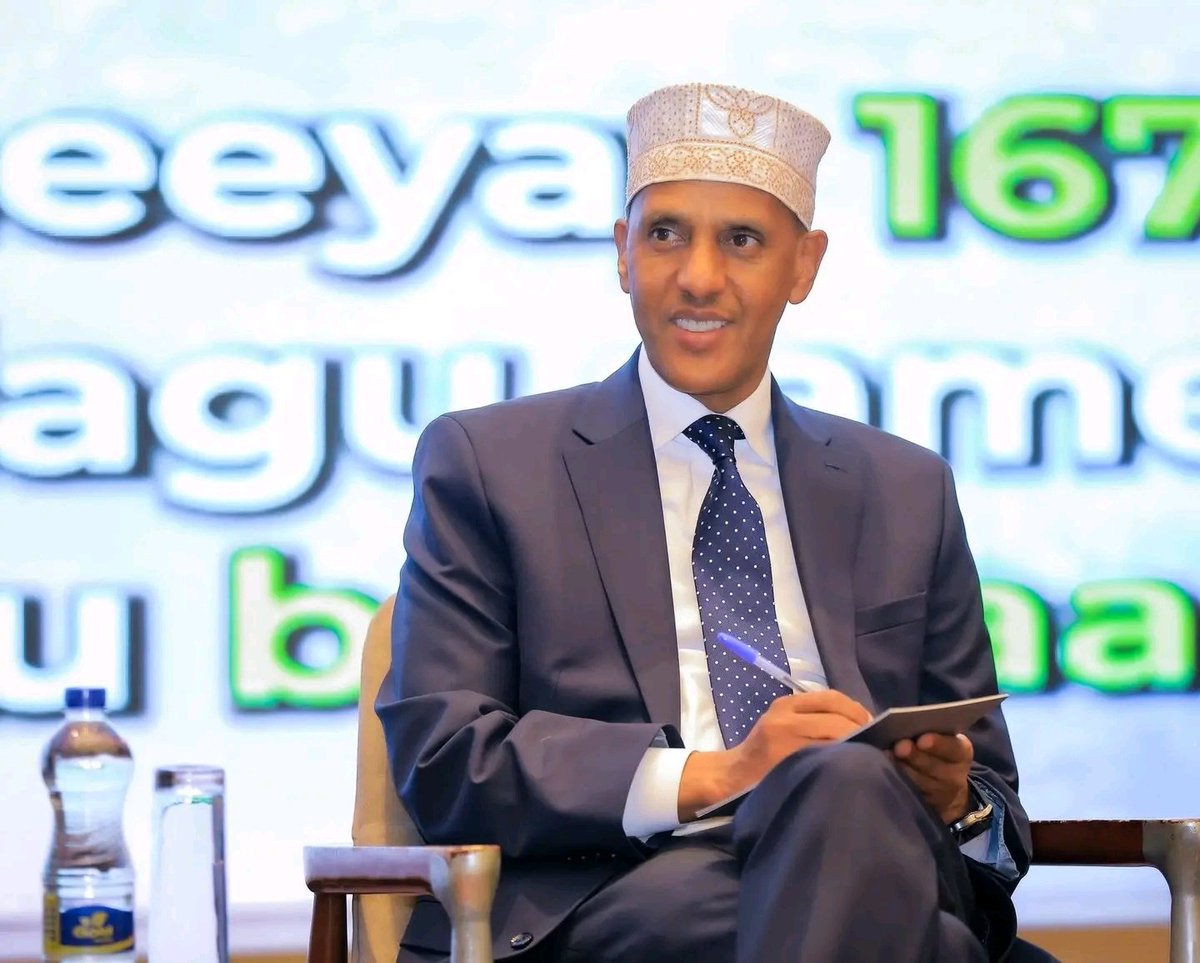 Cabdulwdd's tweet photo. The Somali intellectual and leadership traditions that have shaped the President’s governing philosophy have significantly influenced his leadership style. I remain convinced that his tenure stands among the most consequential chapters in the Somali Region’s political trajectory. https://t.co/SuPljM0RNB