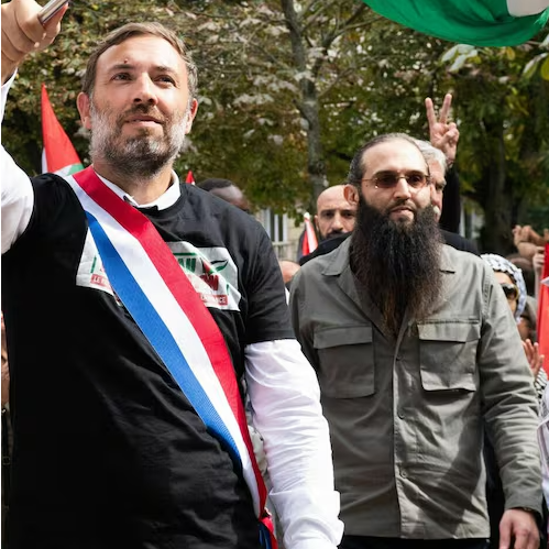JEANAYMARSUP's tweet photo. @Guigz75116 Comme @JLMelenchon a donné l'ordre d'y aller mollo avec les palestiniens pour ne pas effrayer les électeurs blancs, @Portes_Thomas est bien obligé de se rabattre sur les faits divers.

Il finira vraisemblablement à la rubrique des chiens écrasés. https://t.co/EIUnF8n1T0