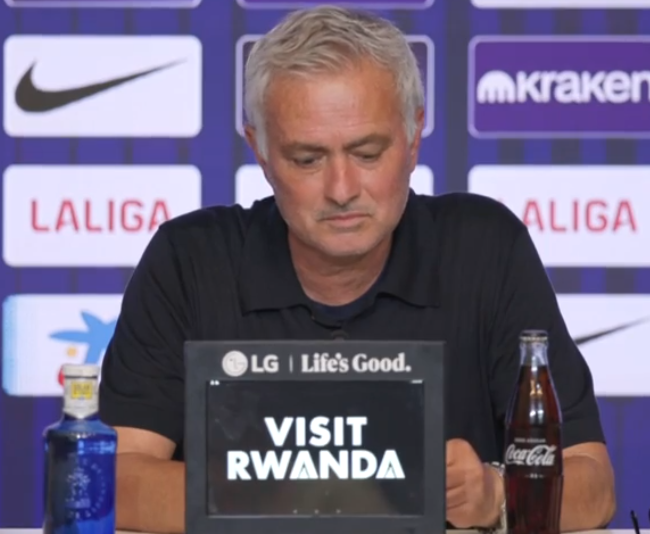 theMadridZone's tweet photo. 🚨 José Mourinho: "The Refereeing Committee must be VERY, VERY HAPPY right now." https://t.co/0xSIor6L6a