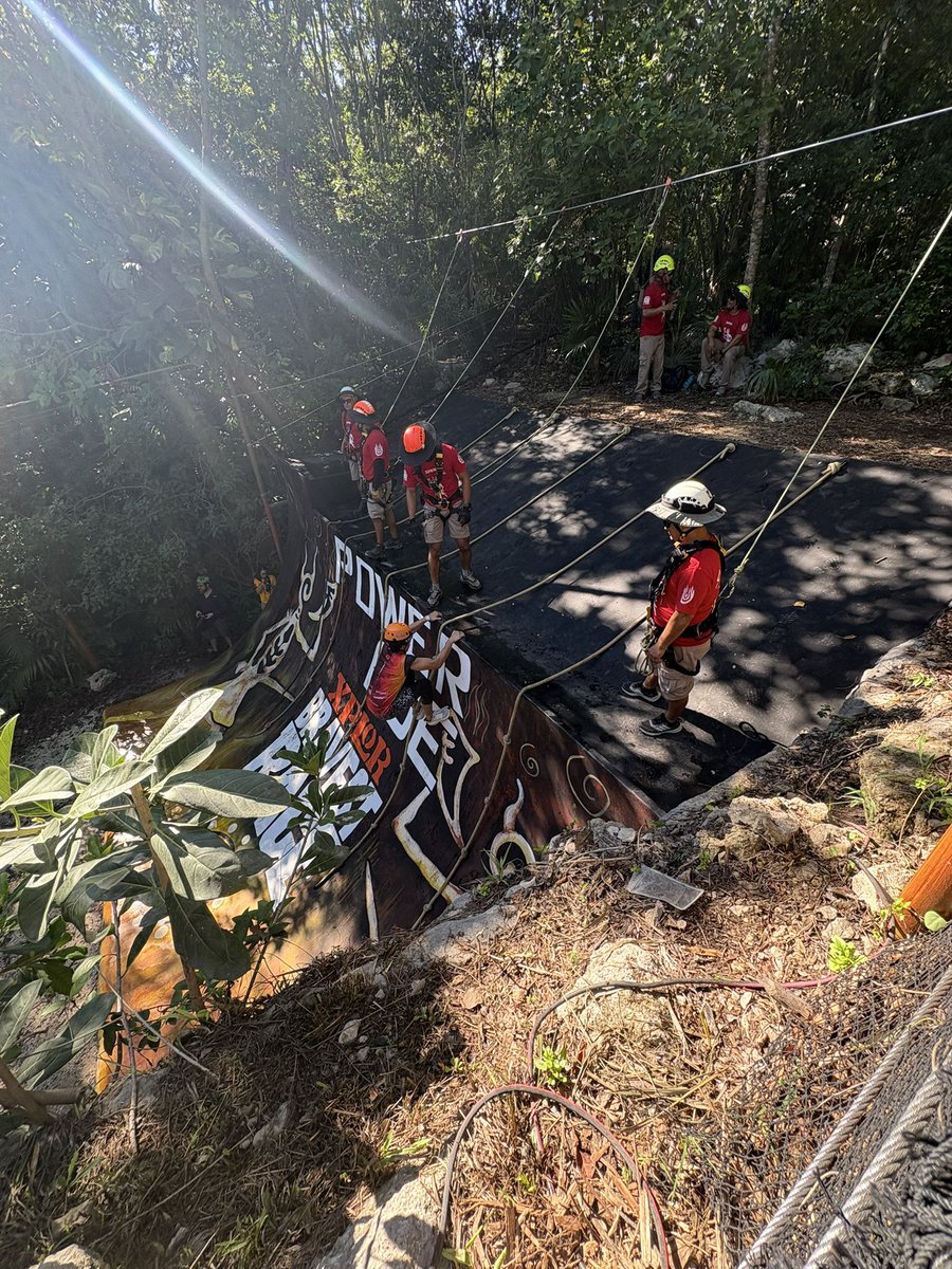 TwittPlaya's tweet photo. 🏃🏻🏃🏻♀️
#XplorBravestRace #ElOrigen
#BetheBravest @BravestRace https://t.co/fXo8VLYz9S