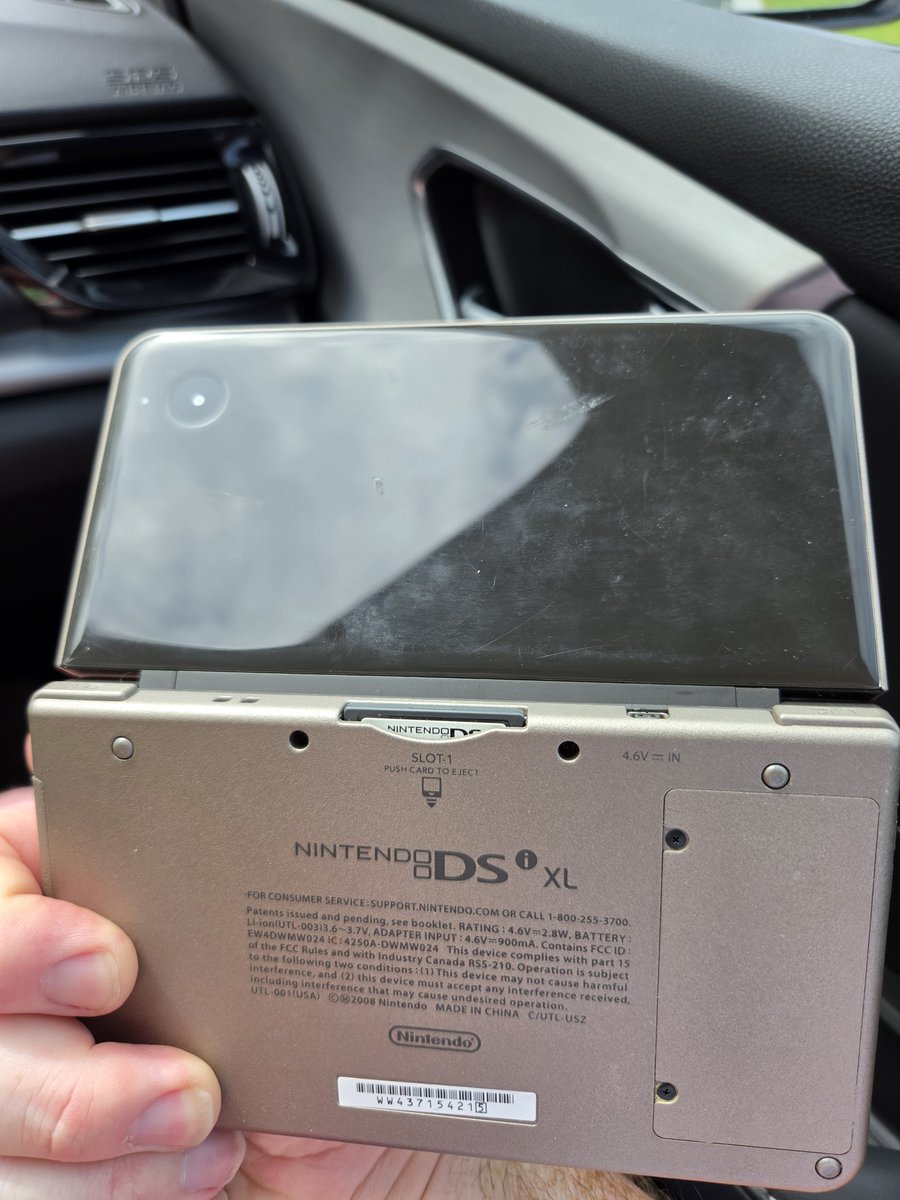 GlaxonXIII's tweet photo. Just helped my aunt move some stuff out of her house.

I can't BELIEVE what I unearthed. https://t.co/5Y5CN91Ati