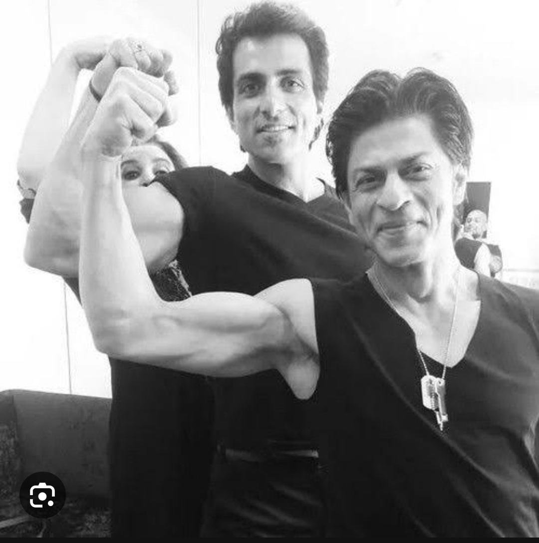 BeingJeet12's tweet photo. @ChopraGuneet @JoySRKian_2 Definitely what a personality https://t.co/IurM5hPIg3