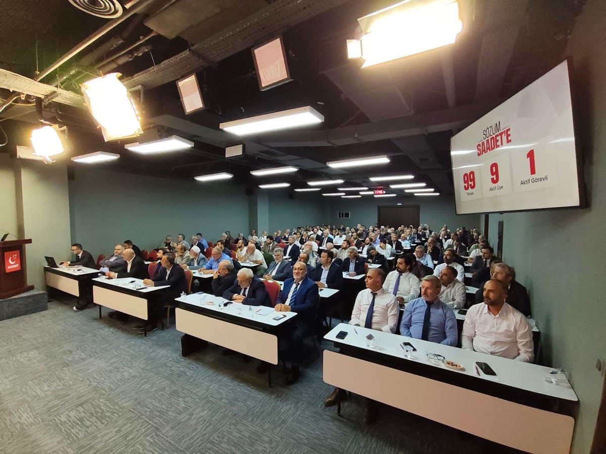 avsinantekin's tweet photo. Genel Başkanımız Sayın Mahmut Arıkan’ın katılımlarıyla gerçekleştirilen 1. ve 2. Grup İlçe Başkanları Strateji Toplantımıza katıldık.

Toplantıda, Sosyal İşler Başkanlığımızın gündemini, çalışmalarımızı ve yeni döneme ilişkin hedeflerimizi ilçe başkanlarımızla paylaştık.

#SaadetPartisi #MahmutArıkan #Sosyalİşler