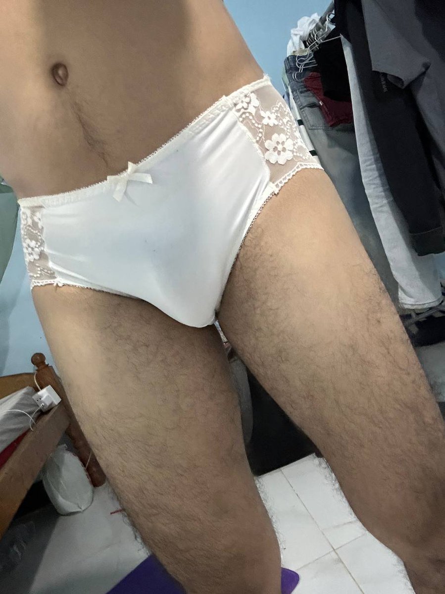 sukacdcewek69's tweet photo. https://t.co/CiHyNnMSBF