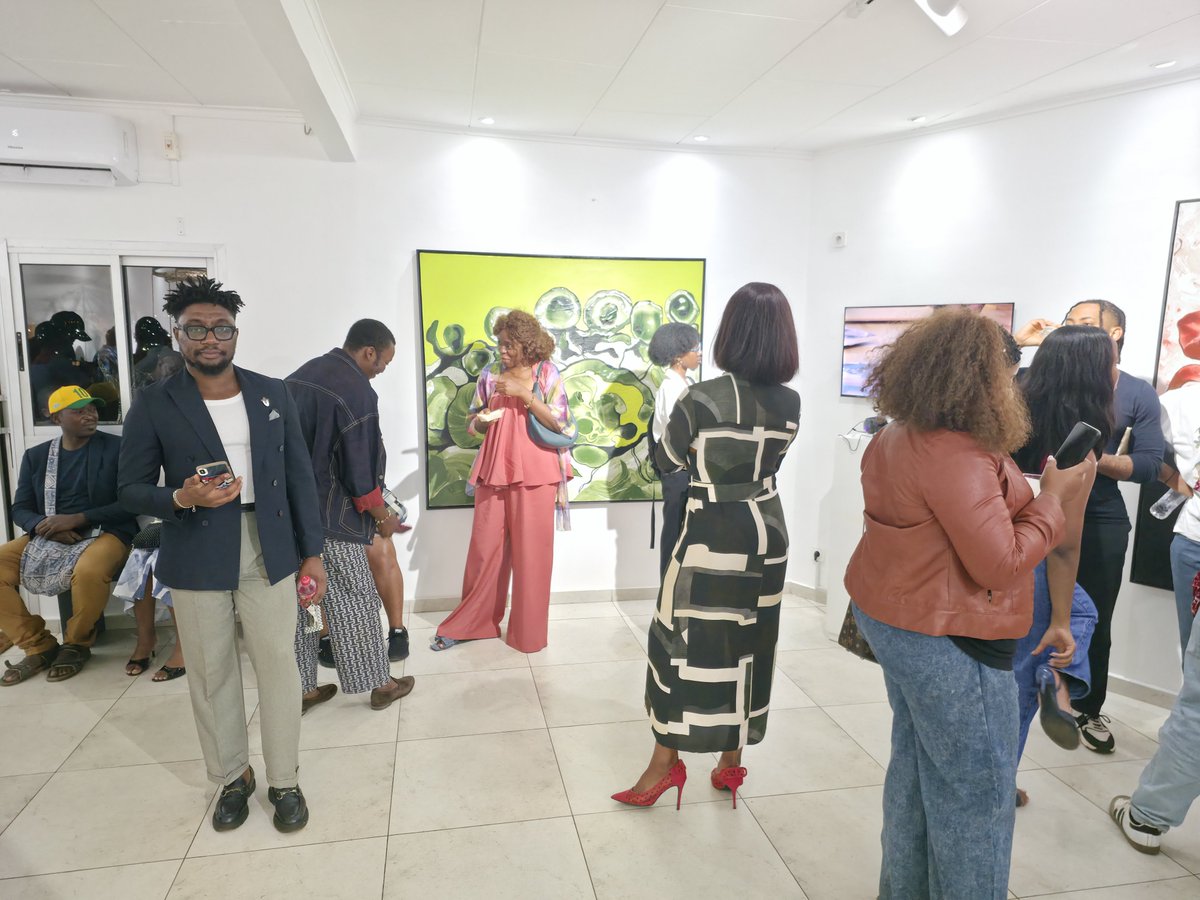 abali_gallery's tweet photo. L’artiste lauréate Arts visuels du CCN 2026, Marie-Francine Dongmo, a donné hier à Yaoundé le coup d’envoi de sa tournée nationale, avec le magnifique vernissage de son exposition « MÉMOIRE MATRICIELLE : ARCHIVES INVISIBLES DU VIVANT », à ABALI GALLERY. https://t.co/6DabfdHjps