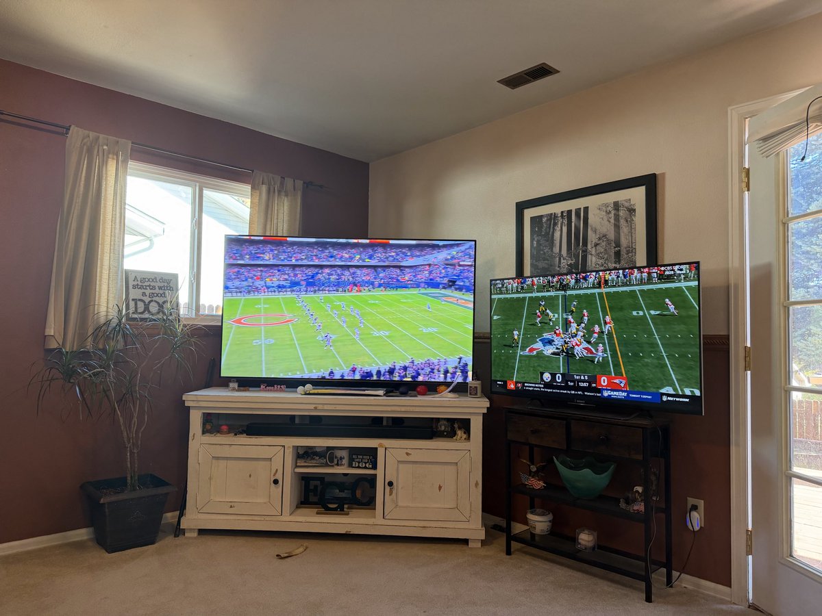 emp5051's tweet photo. Football Sunday. #Skol https://t.co/0HDaXhjeTV