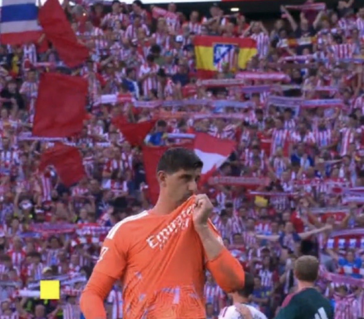 VOzMadridist's tweet photo. Orgulloso de tenerte Courtois🤍 https://t.co/1GtAu7FbZ0