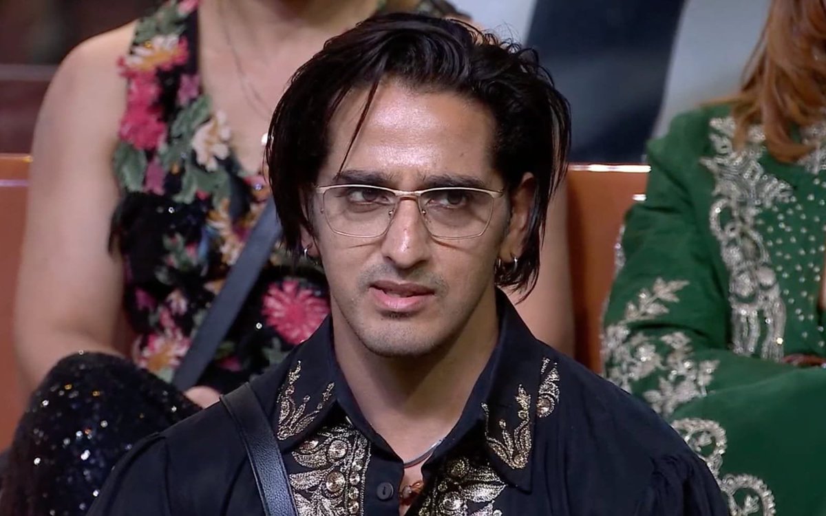 Oyye_Senpai's tweet photo. last time someone got openly targetted in the starting weeks just like him, it was Gautam Gulati and he had won the show one sidedly !!

Graph of Qazi Touqeer as a performer will only rise from here 📈📈📈

#BB20 • #QaziTouqeer • #BiggBoss20 https://t.co/dwJxkjdDcZ